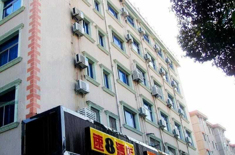 Super 8 Baogang Lin Jiang Park